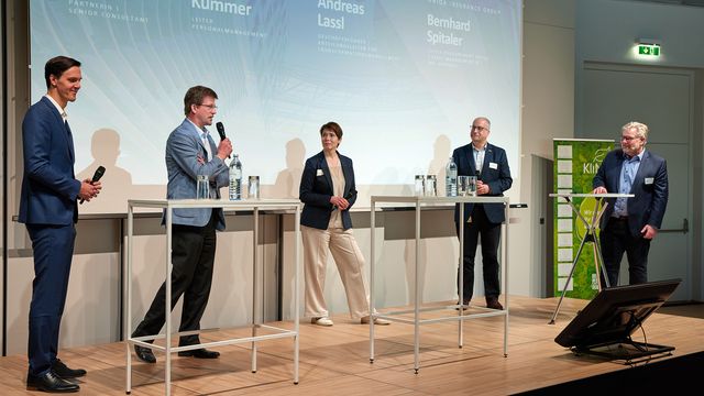 v.l.: Andreas Lassl, Verbund Services GmbH, Bernhard Spitaler, UNIQA Insurance Group, Sabine Zinke, M.O.O.CON, Herwig Kummer, ÖAMTC