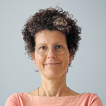 Arlett van Riesen,<br>Senior Consultant, M.O.O.CON