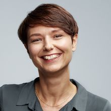 Elisabeth Harzhauser,<br>Consultant<br>M.O.O.CON